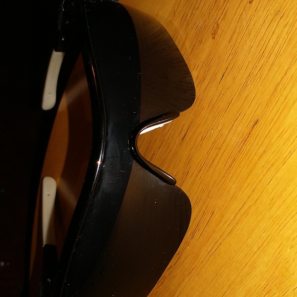 Designer SunGlass - Picture 8 of 8